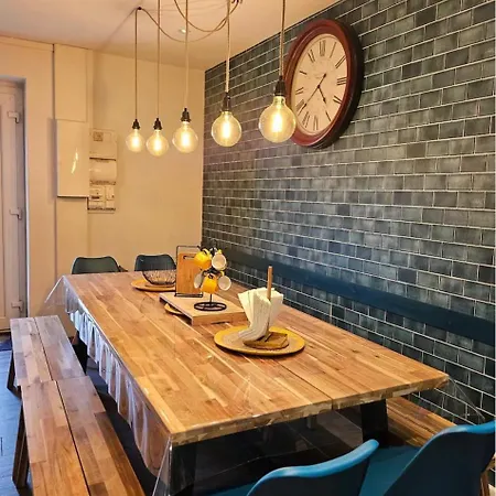 Emmanuelle Dans Le Loft Bleu Homestay Sablons (Drome)