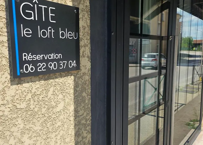 Emmanuelle Dans Le Loft Bleu Privatunterkunft
